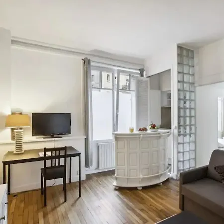 Modern And Charming With Everything Need Apartment *